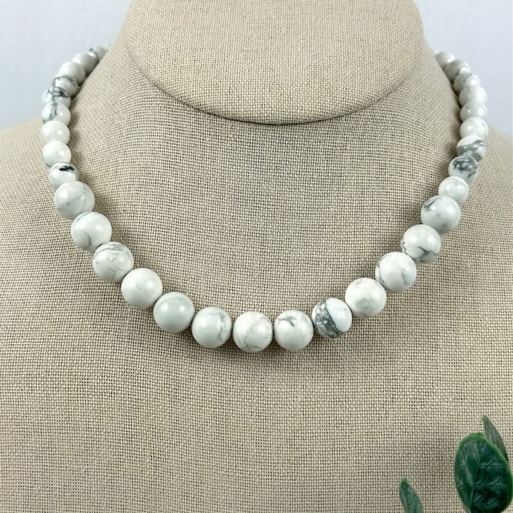 Howlite Bead Necklace White